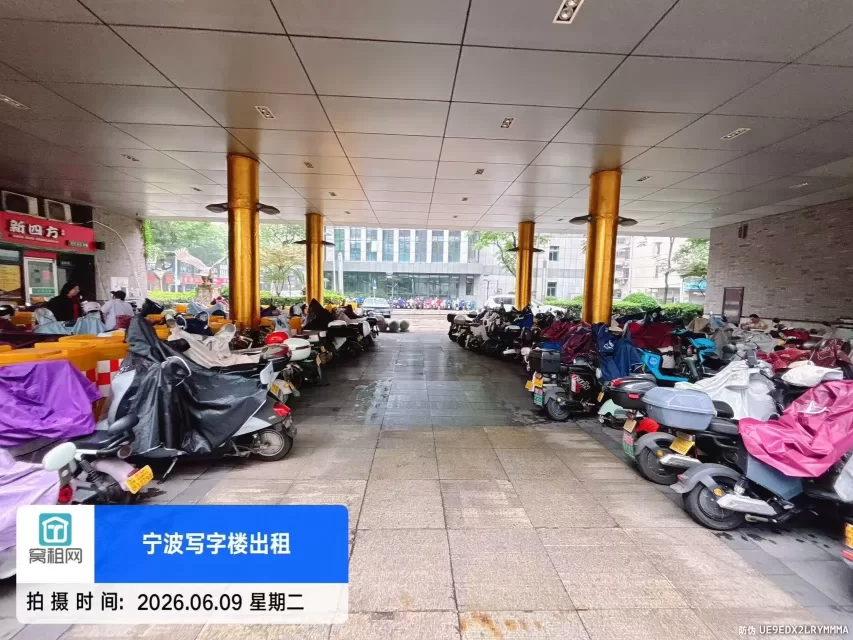 宁波银亿时代广场停车场收费？