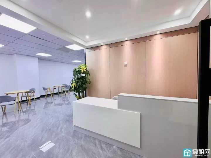 宁波城南商务A座出租208平东南双面采光 三间隔间、精装带家具 特价1.2元