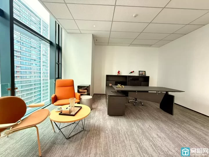 宁波东部新城 恒创上品 样板房243户型 地铁口，落地窗，独立24小时空调