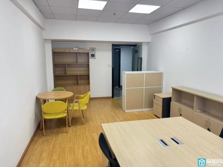 宁波高铁站附近银河大厦 46平，朝南，独立空调，带家具，可坐6人办公