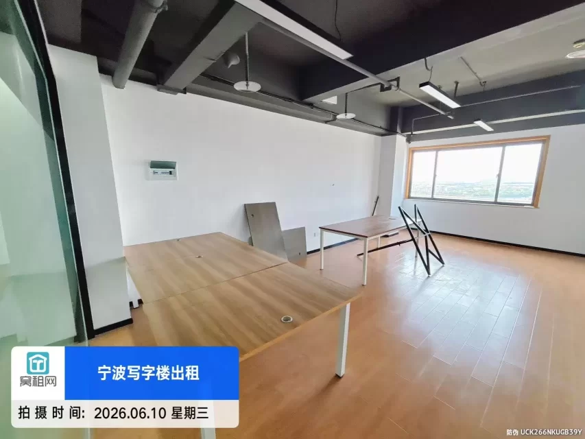 宁波江北区路林电商园60平米办公楼出租租金1500一个月朝南