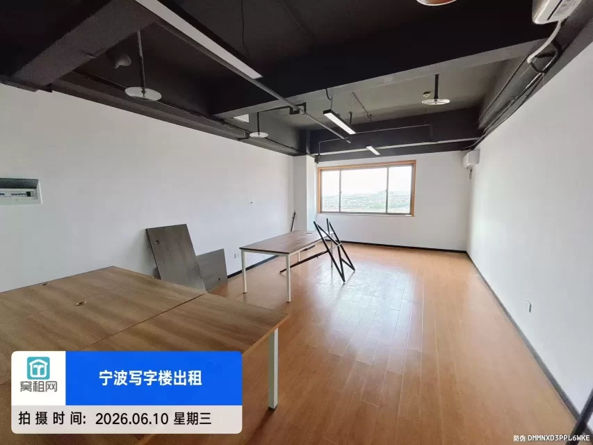 宁波江北区路林电商园60平米办公楼出租租金1500一个月朝南
