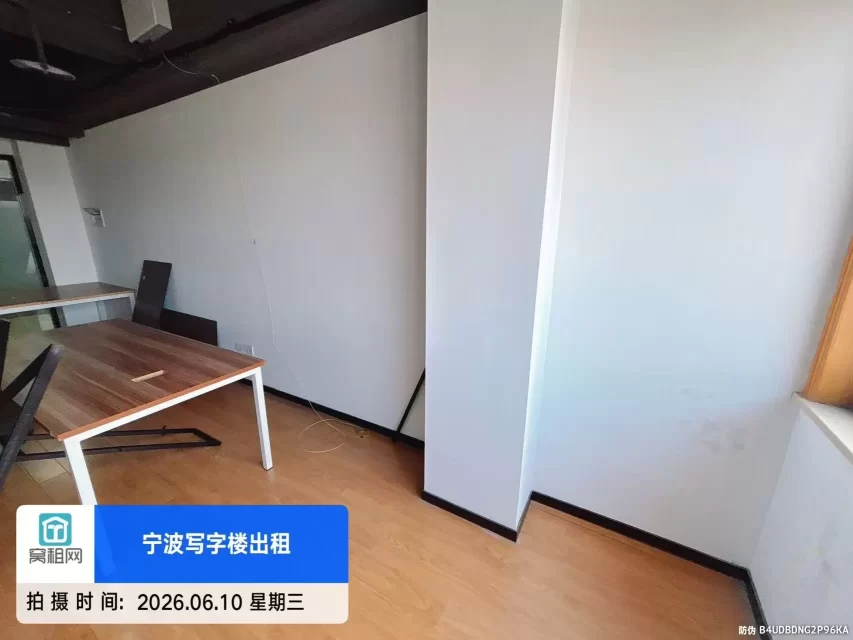 宁波江北区路林电商园60平米办公楼出租租金1500一个月朝南