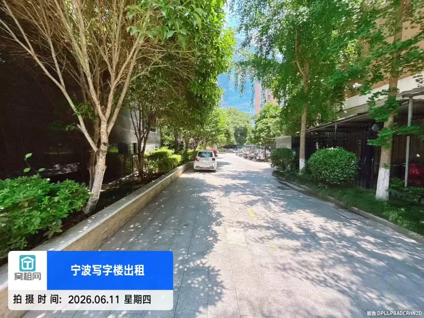 鄞州联盛广场对面钟盈大厦停车收费