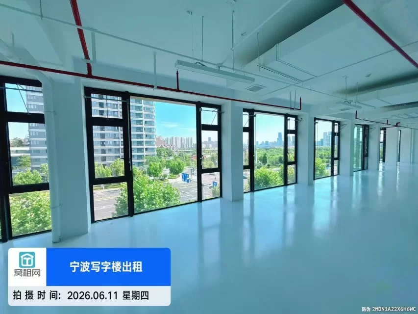 宁波大学创新港出租355平米单价1.2元朝南办公室出租带空调