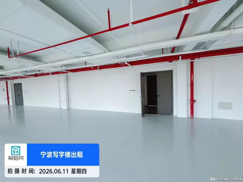 宁波大学创新港出租355平米单价1.2元朝南办公室出租带空调