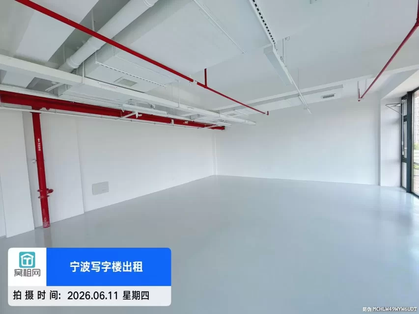 宁波大学创新港出租355平米单价1.2元朝南办公室出租带空调
