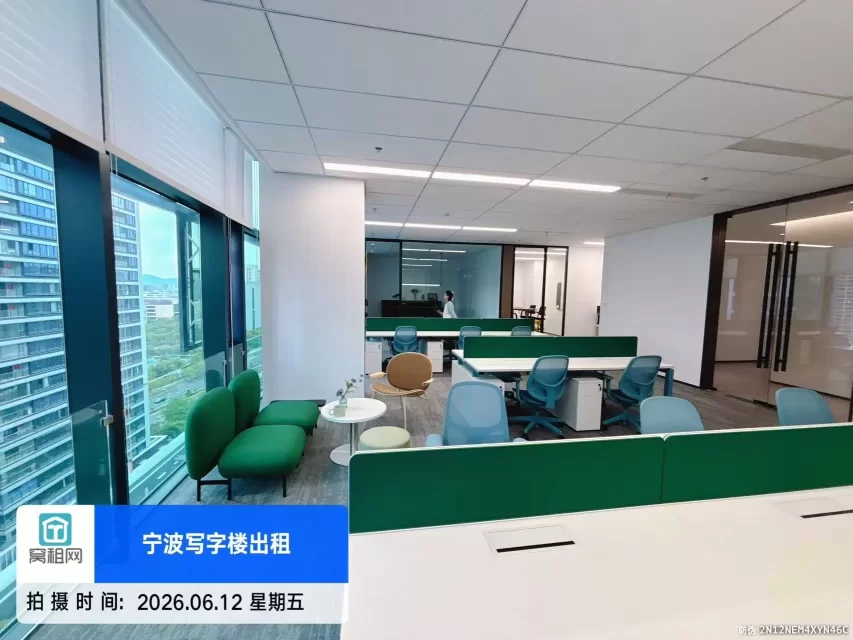 宁波恒创上品243平米精装修办公室招租，单价1.8元