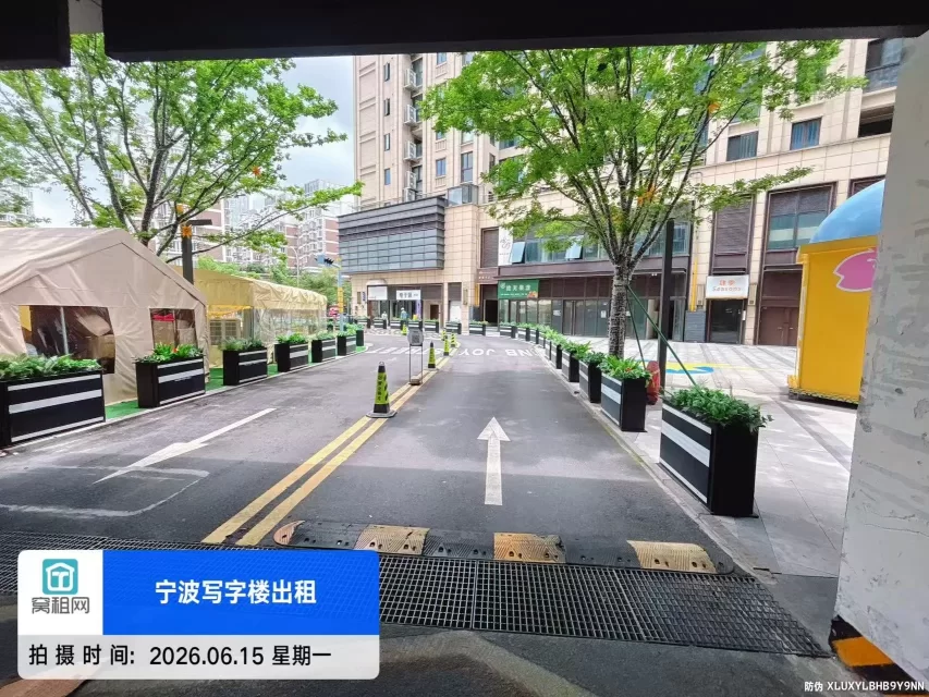宁波火车站隔壁星悦中心停车场收费多少一个月