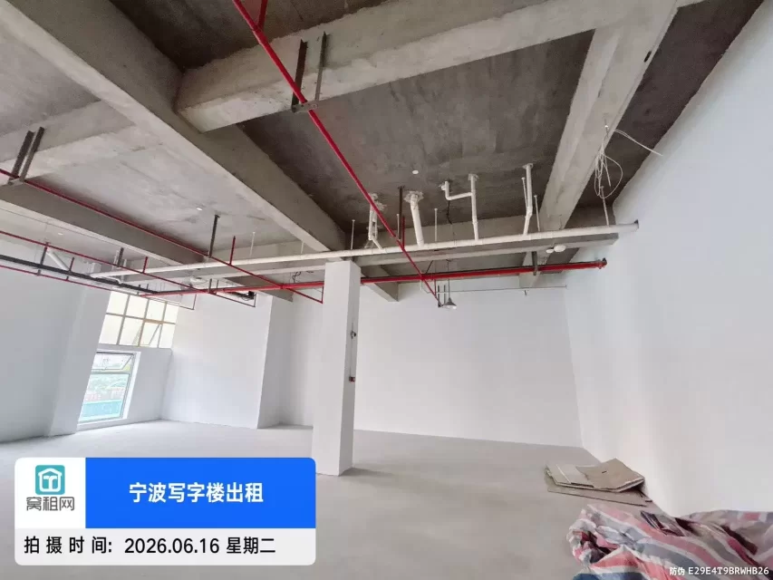 宁波江北洪塘湾克洛克青创中心340平米白坯层高高适合仓库电商直播(图4) 宁波江北洪塘湾克洛克青创中心340平米白坯层高高适合仓库电商直播(图4)