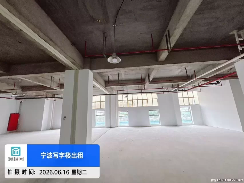 宁波江北洪塘湾克洛克青创中心340平米白坯层高高适合仓库电商直播(图6) 宁波江北洪塘湾克洛克青创中心340平米白坯层高高适合仓库电商直播(图6)