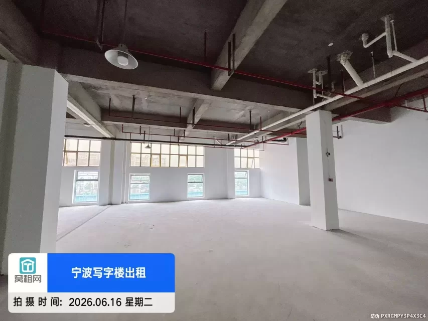 宁波江北洪塘湾克洛克青创中心340平米白坯层高高适合仓库电商直播(图7) 宁波江北洪塘湾克洛克青创中心340平米白坯层高高适合仓库电商直播(图7)