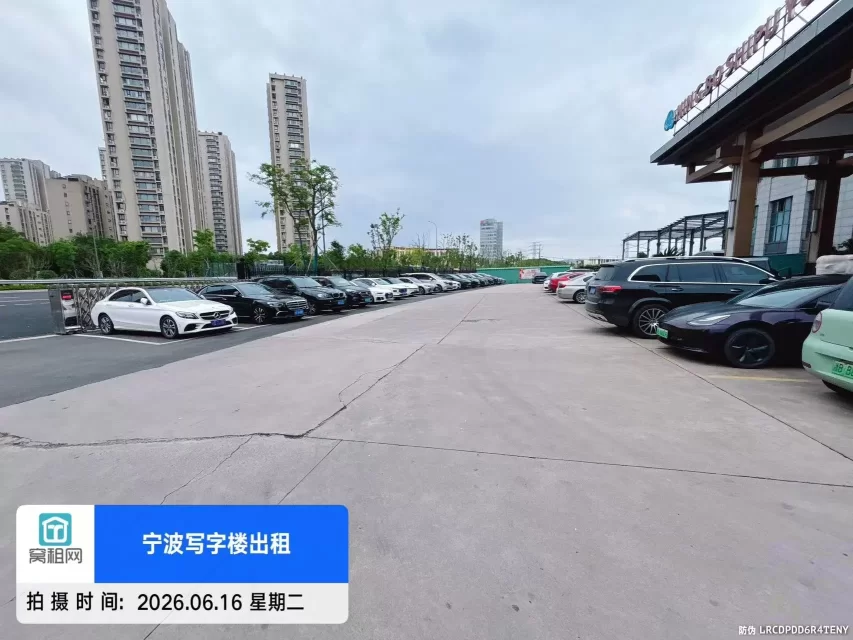 江北区洪塘街道石浦云禧酒店停车费多少？