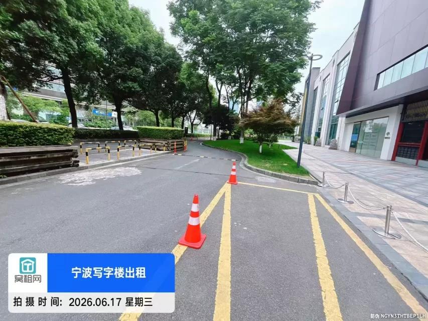 海曙区天一广场苍水大厦停车收费多少？