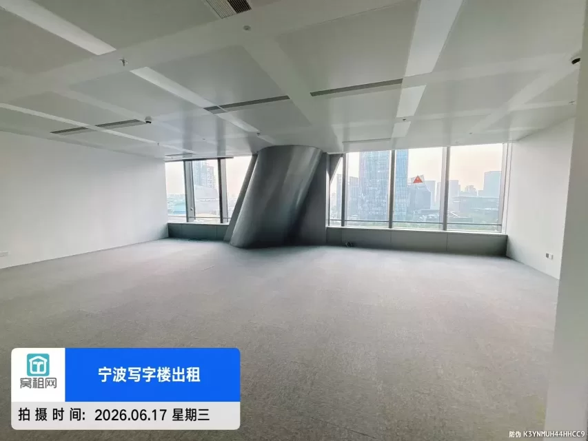 宁波阪急隔壁宁波中心大厦178.81平米精装修朝西办公室出租,单价3元(图7) 宁波阪急隔壁宁波中心大厦178.81平米精装修朝西办公室出租,单价3元(图7)