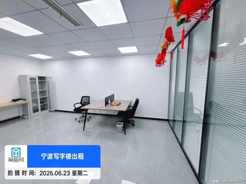 宁波平安大厦65平米精装修带办公家具写字楼出租2800元一个月
