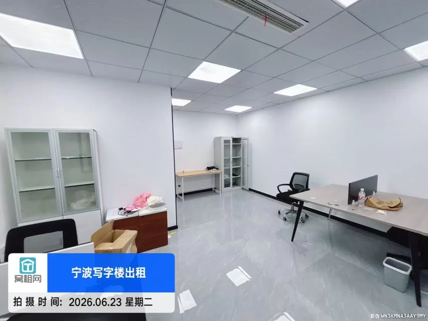 宁波平安大厦65平米精装修带办公家具写字楼出租2800元一个月