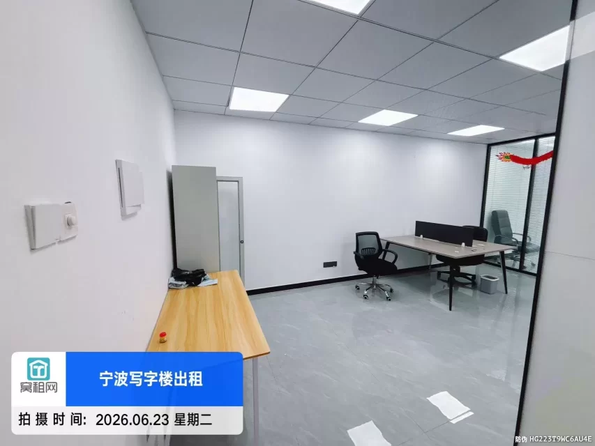 宁波平安大厦65平米精装修带办公家具写字楼出租2800元一个月