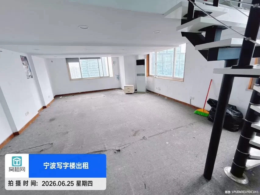 宁波东渡路世贸大厦85平米3800元朝东南办公室出租楼层高
