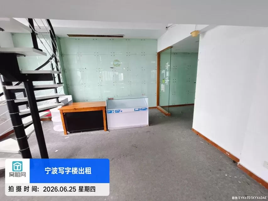 宁波东渡路世贸大厦85平米3800元朝东南办公室出租楼层高