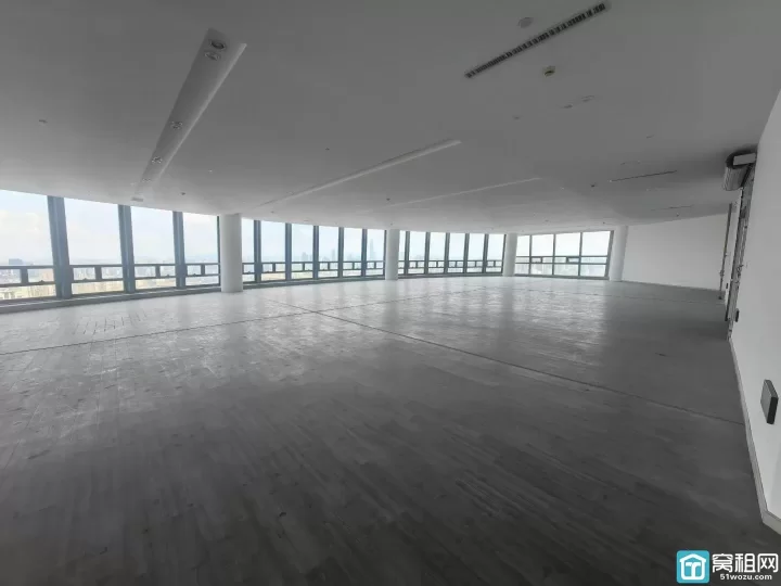 三江口地标 一线江景 玉米楼财富中心600平招租！ 带天然气的办公楼