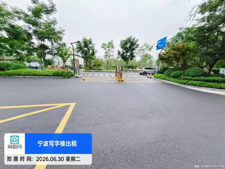 宁波火车站附近甬水桥科创中心停车收费