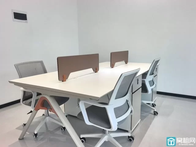 宁波镇海区耀创中心55平精装带家具，报价1.4/平/天