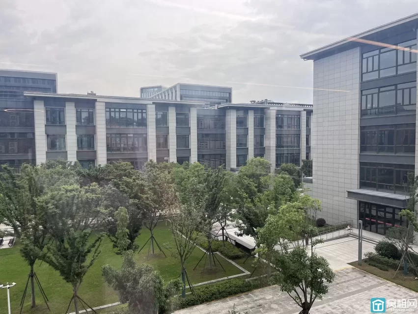 宁波镇海庄市创维创新谷321.30平精装3隔间 朝向:西南 单价:1.33/平/天出租(图8) 宁波镇海庄市创维创新谷321.30平精装3隔间 朝向:西南 单价:1.33/平/天出租(图8)