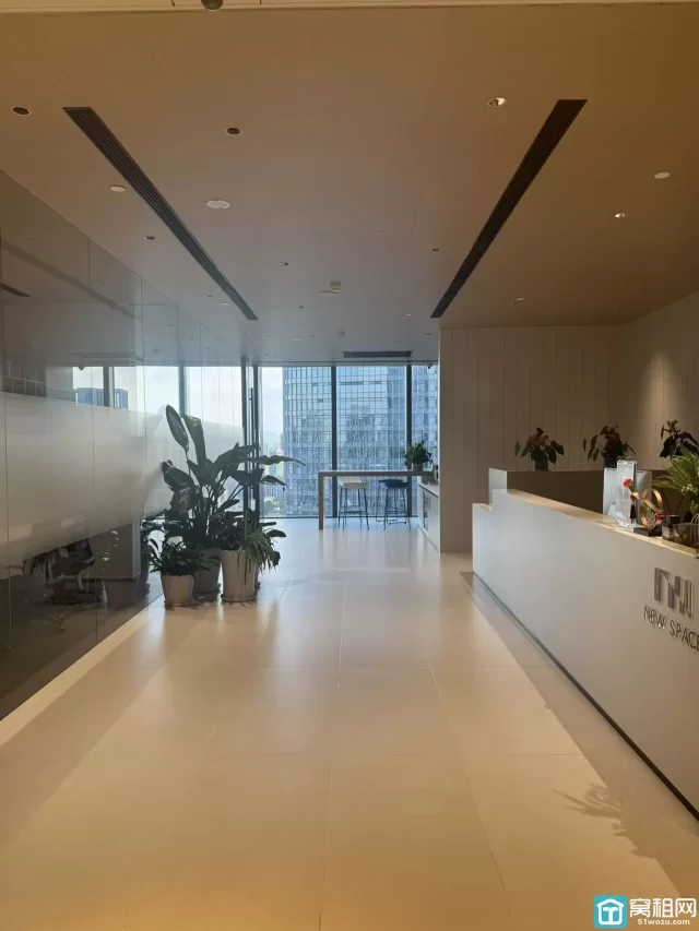 宁波塔租赁160.23㎡朝北看部分江景，3隔间12-16个员工位日租金单价2.3