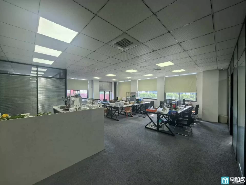 宁波中哲都市产业园出租面积330㎡ 办公室租金12000元/月