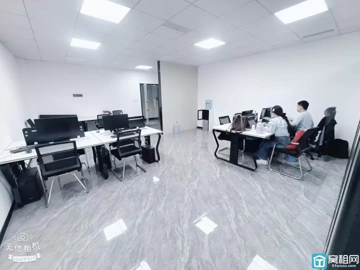 宁波海曙区浦发银行隔壁江厦银座95平米办公精装修办公室出租