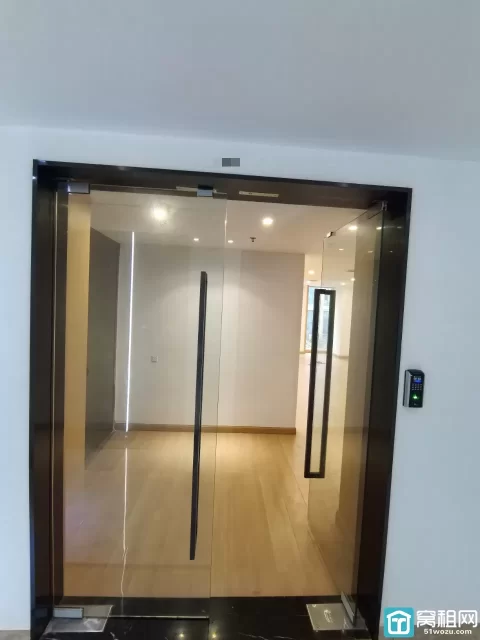 宁波火车站地铁口月湖金汇大厦，226.4平全新装修，朝南办公室出租