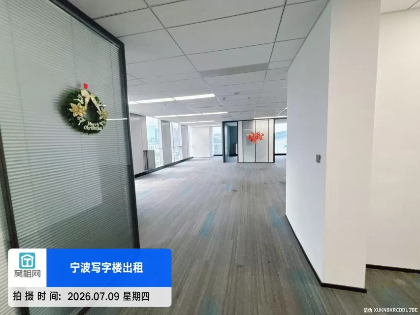 宁波鄞州区宁兴国贸A座478平米西北办公室出租电梯口
