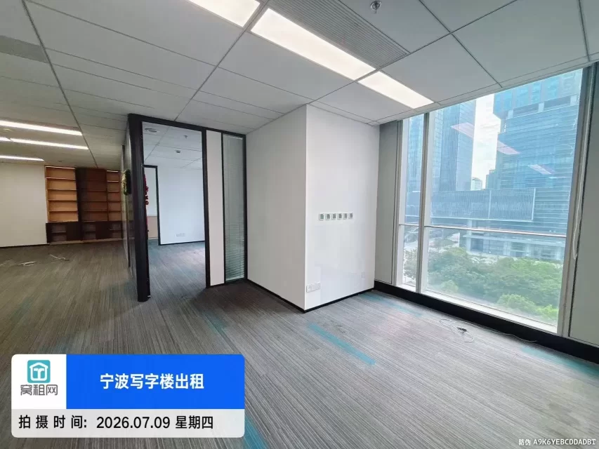 宁波鄞州区宁兴国贸A座478平米西北办公室出租电梯口