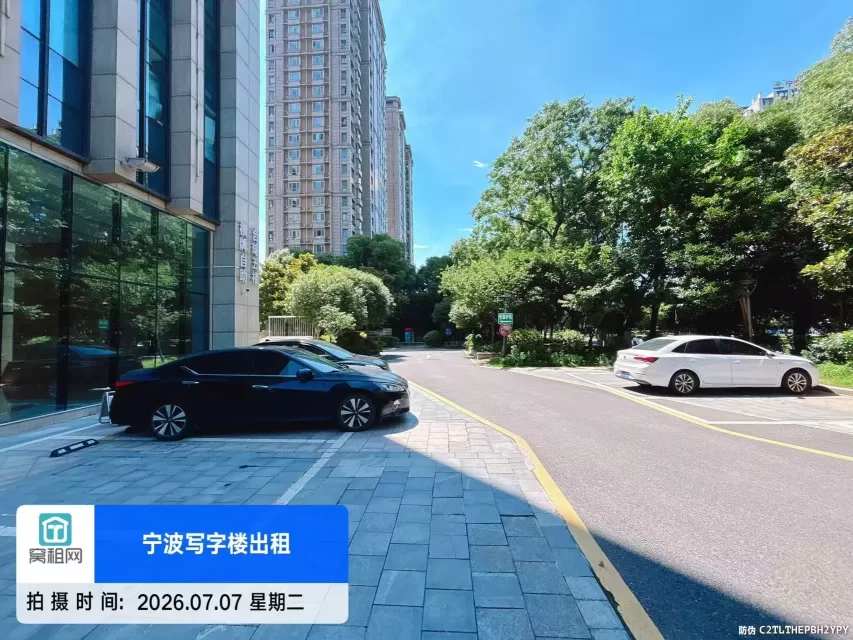 宁波银亿东岸对面盛世国际停车怎么收费？