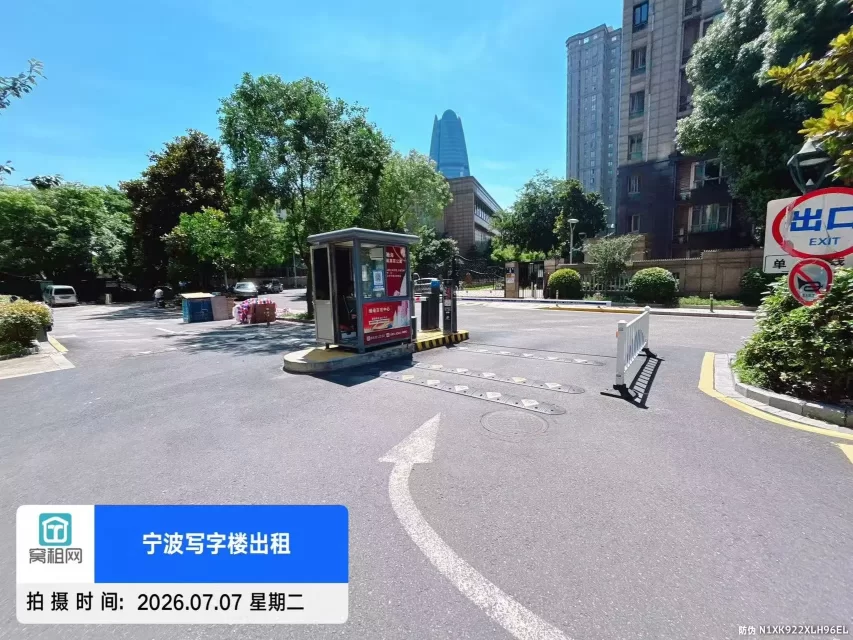 宁波银亿东岸对面盛世国际停车怎么收费？