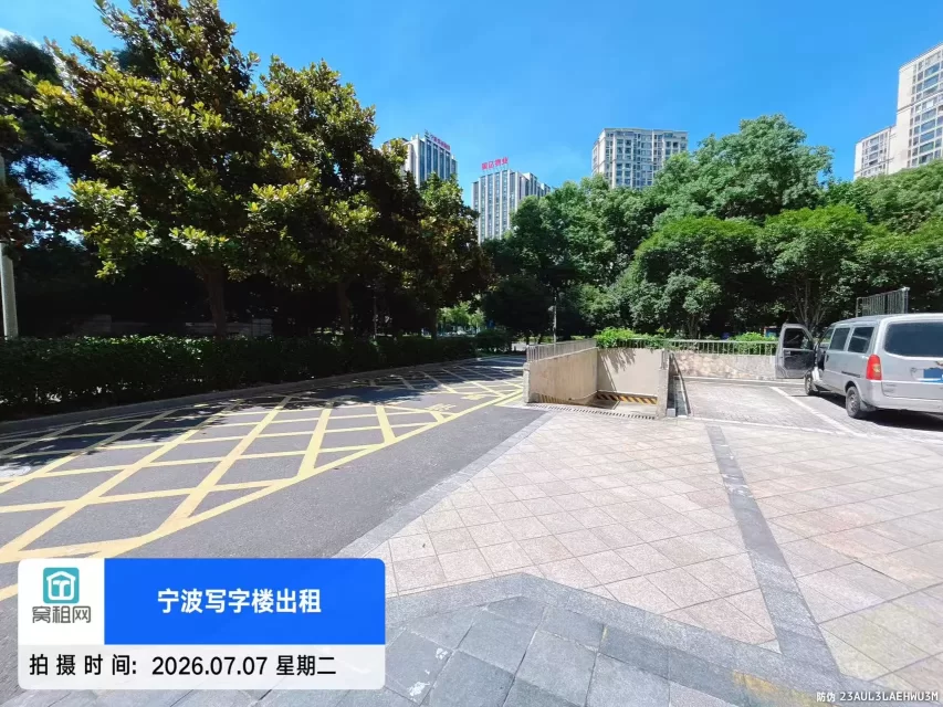 宁波银亿东岸对面盛世国际停车怎么收费？