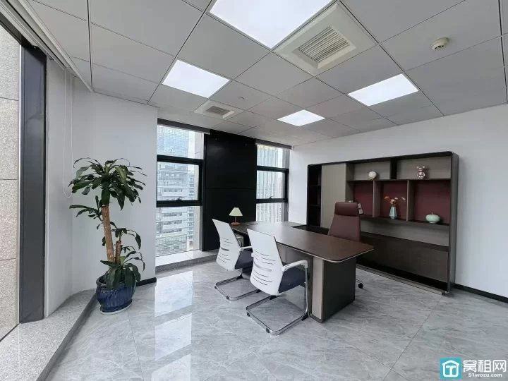 南部商务区泰康大厦215平带全套家具，3隔间员工区敞亮，采光通风俱佳