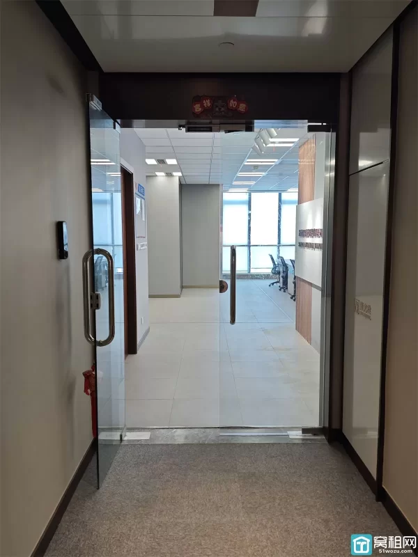 东部新城紫荆汇大厦建筑面积271.41平米21170元/月出租