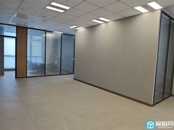 东部新城紫荆汇大厦建筑面积271.41平米21170元/月出租