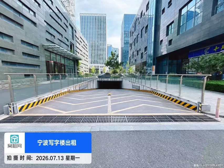 南部商务区3期广融大厦停车费多少(图3) 南部商务区3期广融大厦停车费多少(图5)