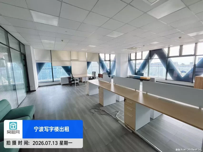 宁波广融大厦213平米精装修办公室朝南出租