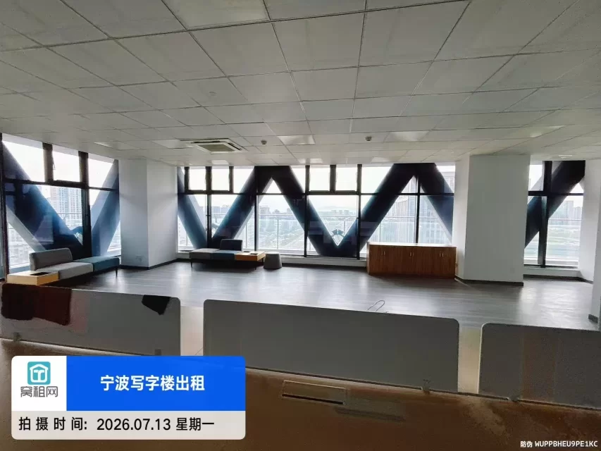 宁波广融大厦213平米精装修办公室朝南出租