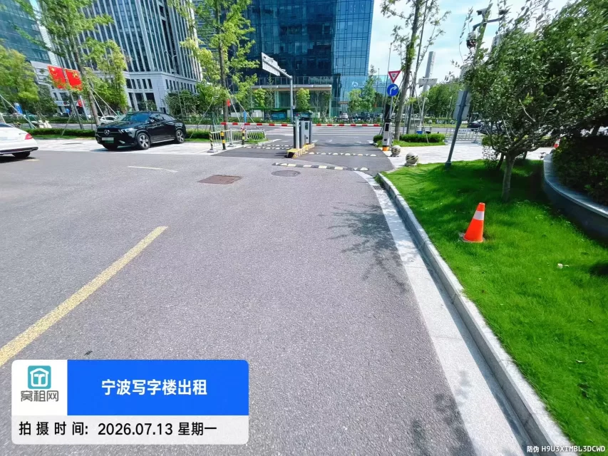 南部商务区3期广融大厦停车费多少(图3) 南部商务区3期广融大厦停车费多少(图4)