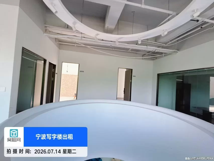 宁波高新区明空间2000平米1+2层出租西南朝向办公会所休闲