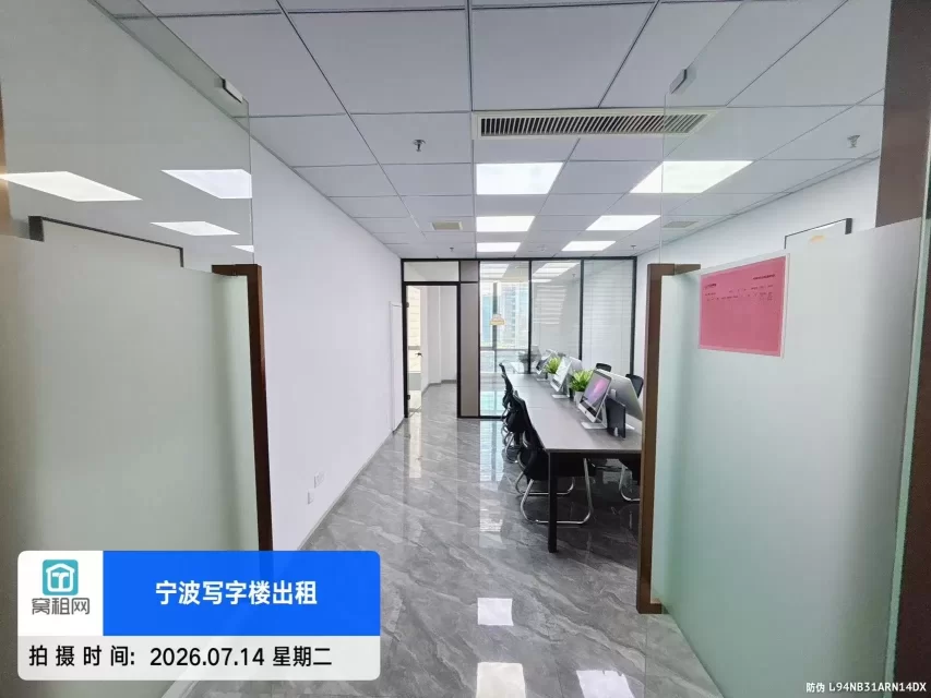宁波高新区通途路边上轿辰大厦65平米2300元出租精装修