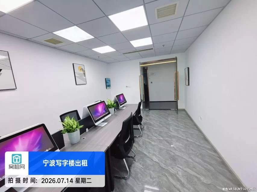 宁波高新区通途路边上轿辰大厦65平米2300元出租精装修