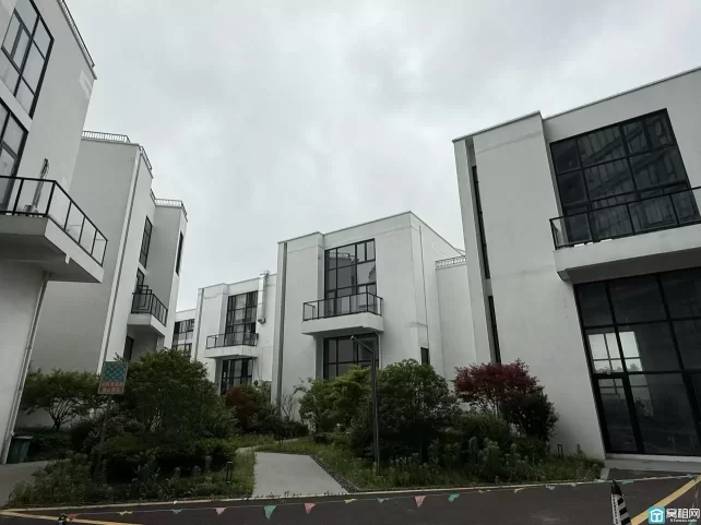 宁波爱租大厦独栋别墅400平米办公室出租8000元/月电梯安装好免租3个月