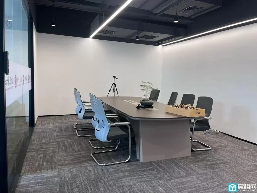 镇海庄市·创维大厦建筑面积168.5㎡，精装现房出租租金单价1.33元/㎡/天（含税）