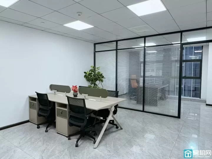 南部商务区3号线地铁口100米泰康大厦 78平方 带全套家具3800元/月